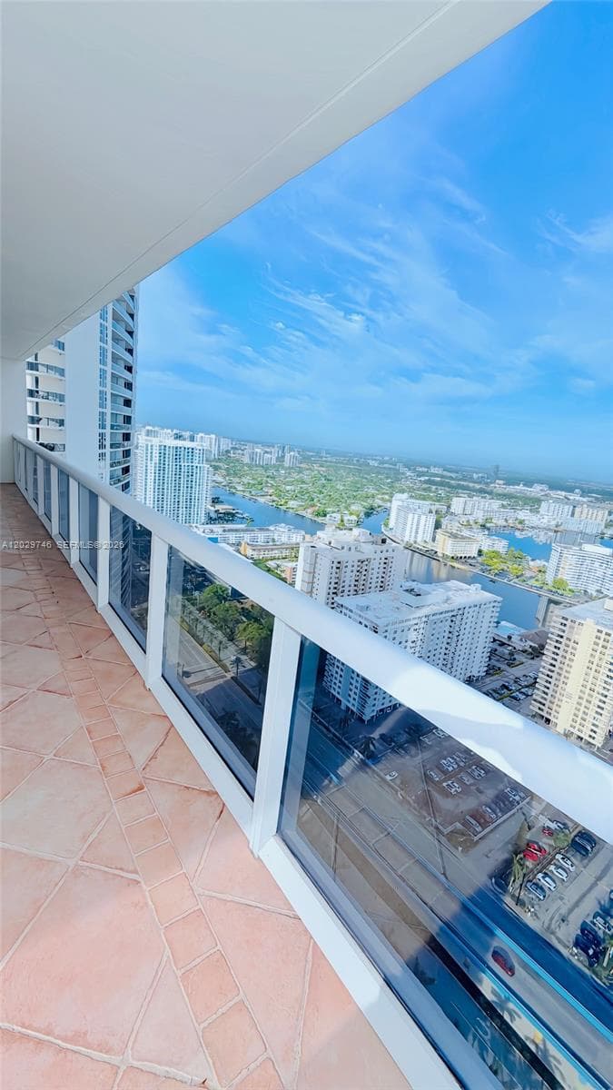 1830 S Ocean Dr 3708 photo 3