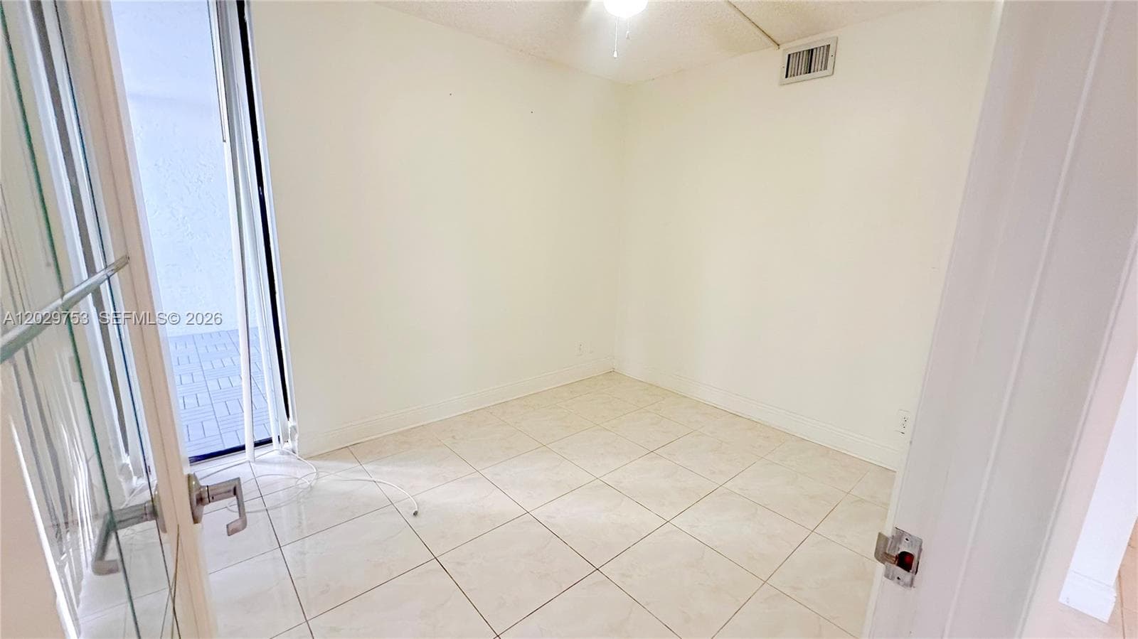 800 Parkview Dr 323 photo 14
