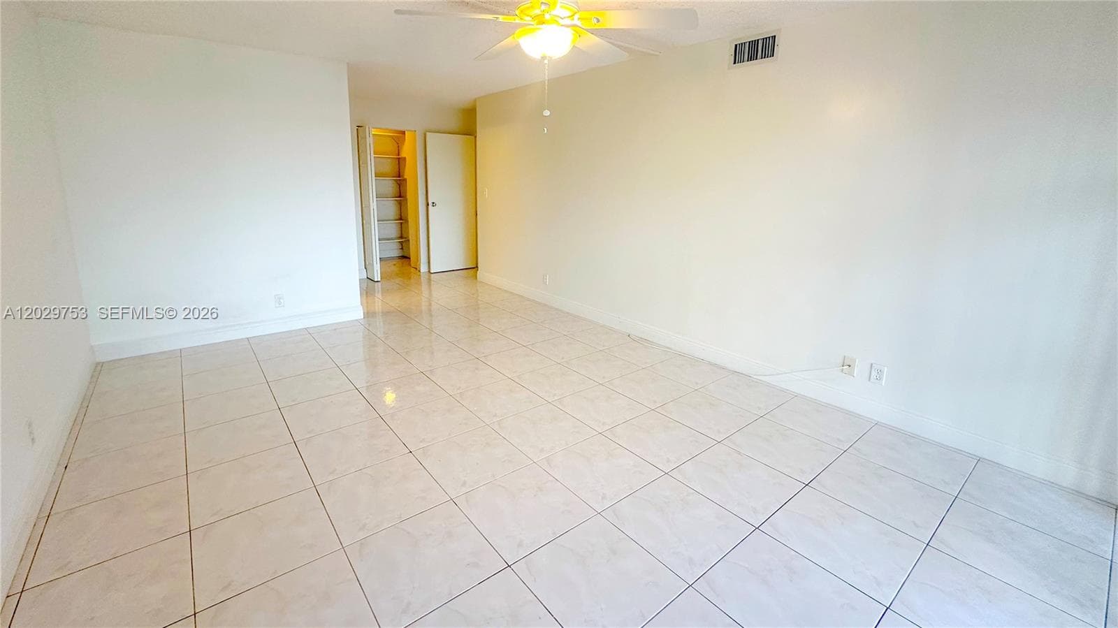 800 Parkview Dr 323 photo 4