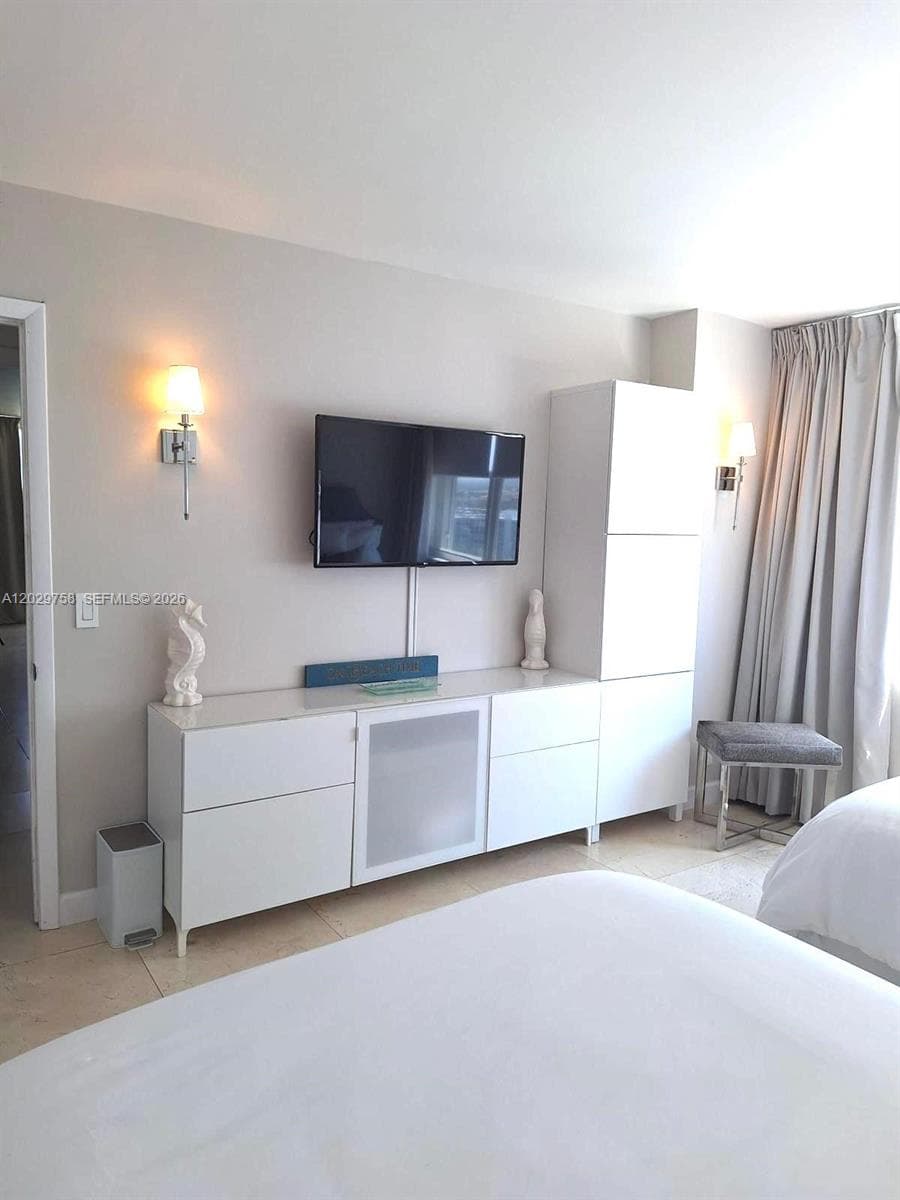 2201 S Ocean Dr 2001 photo 17