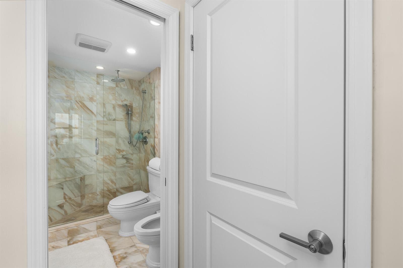3200 NE 36th Street 806 photo 21
