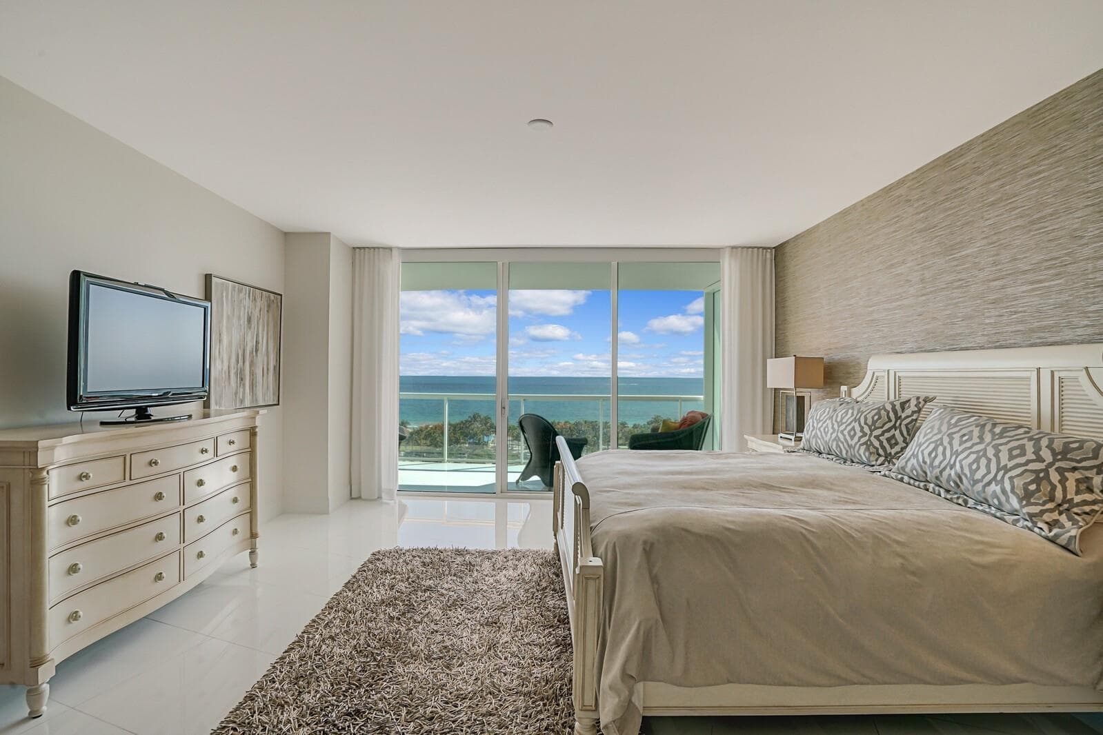 1 N Ocean Boulevard 903 photo 8
