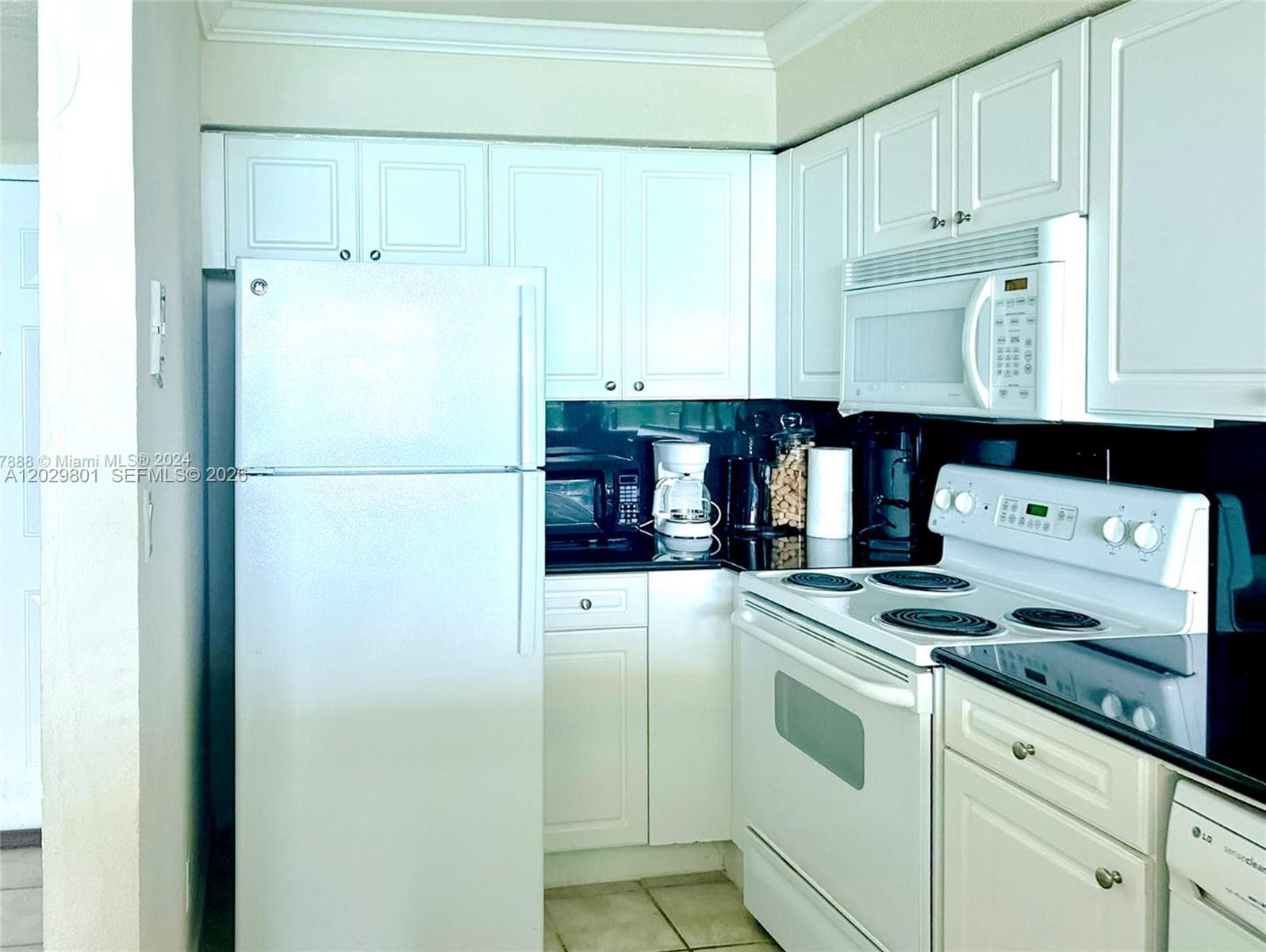 2501 S Ocean Dr 424 photo 6
