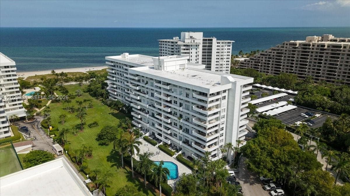 199 Ocean Lane Dr 911 photo 24