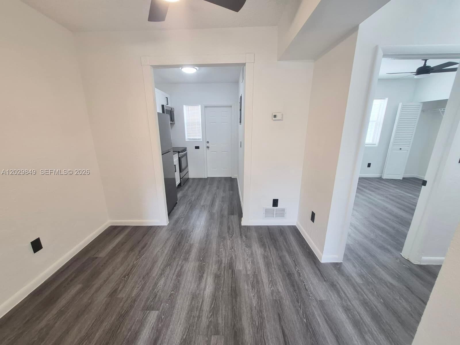 1239 Marseille Dr 3 photo 6