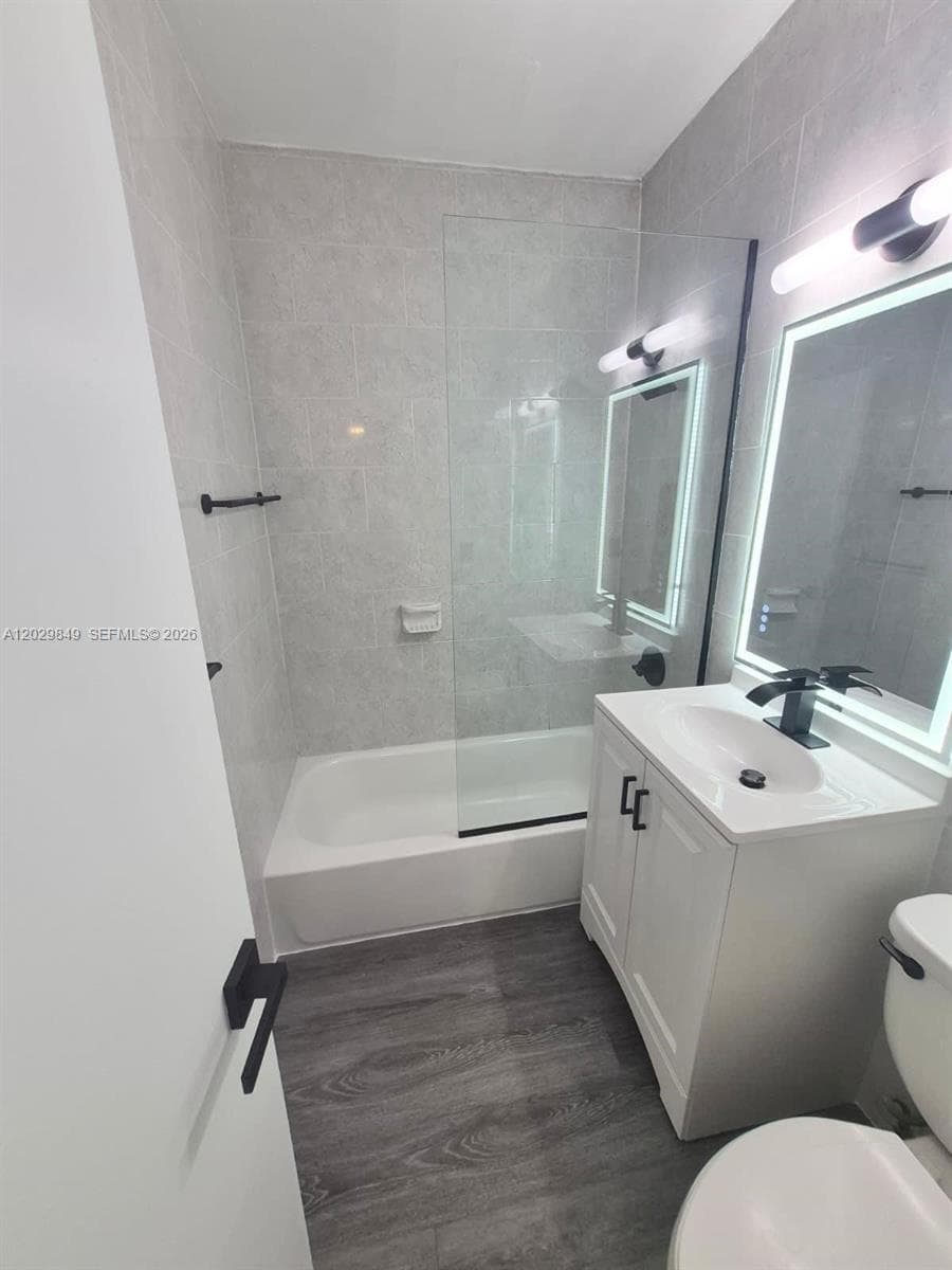1239 Marseille Dr 3 photo 16