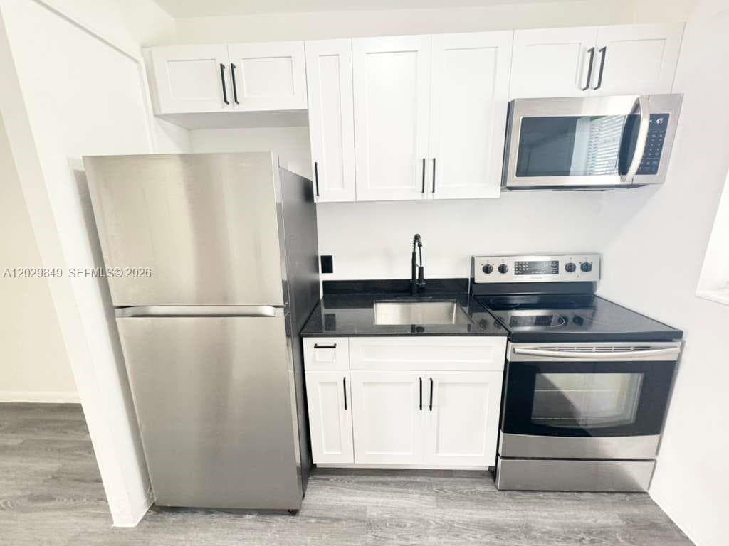 1239 Marseille Dr 3 photo 1