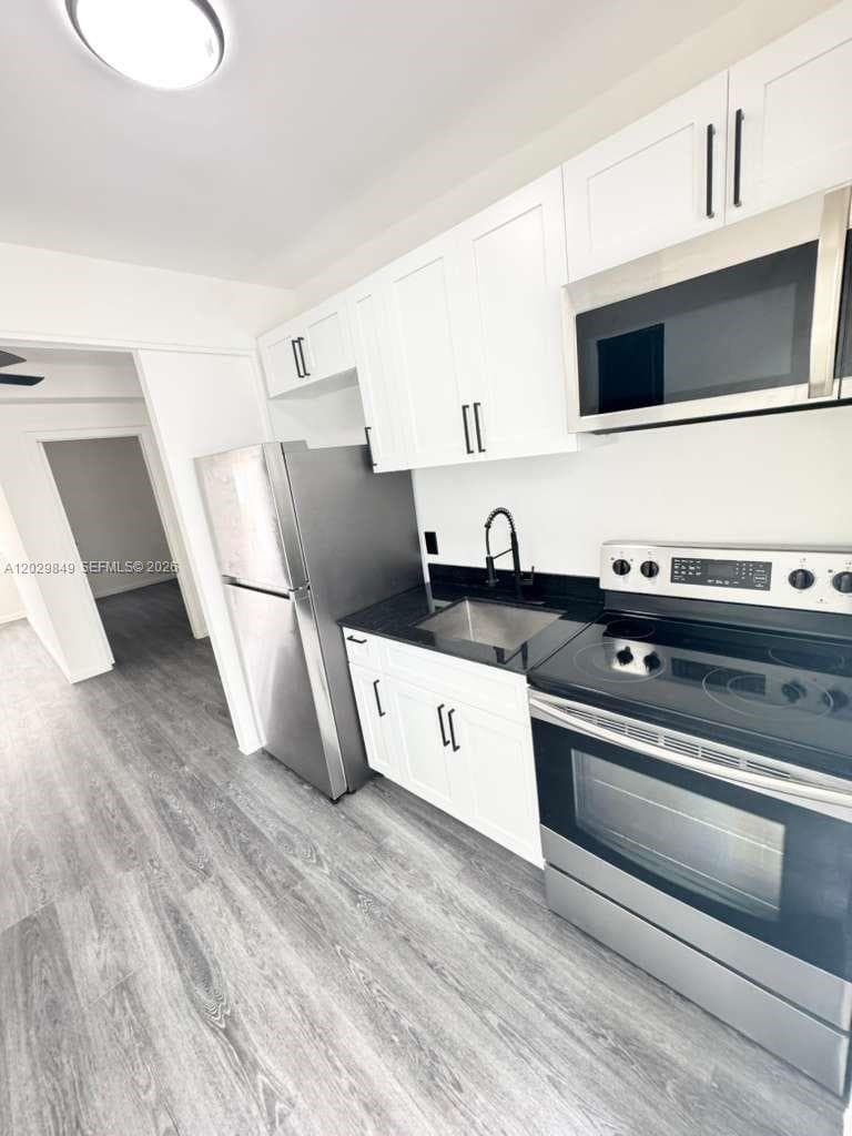 1239 Marseille Dr 3 photo 4
