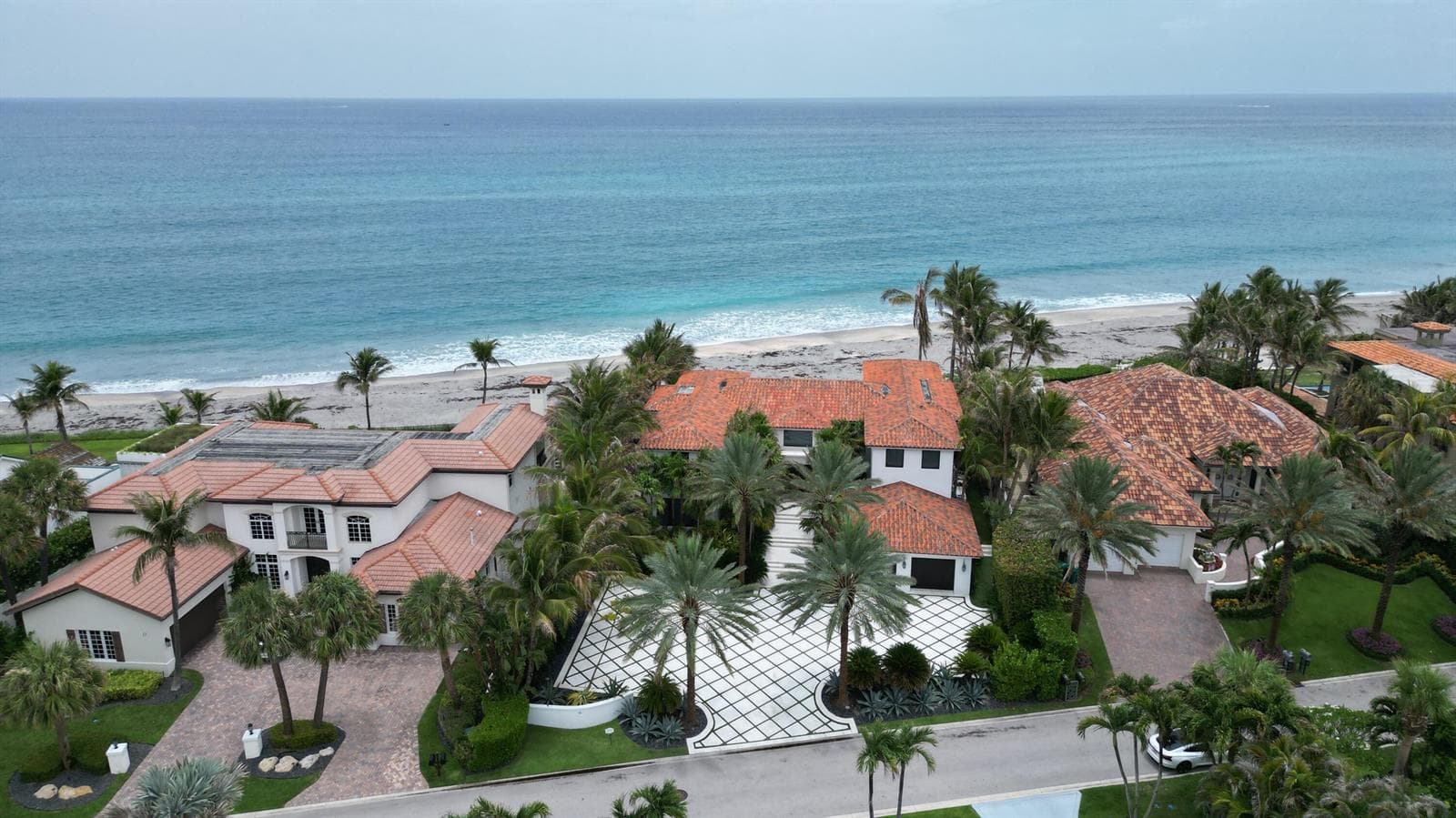 14 Ocean Drive photo 1