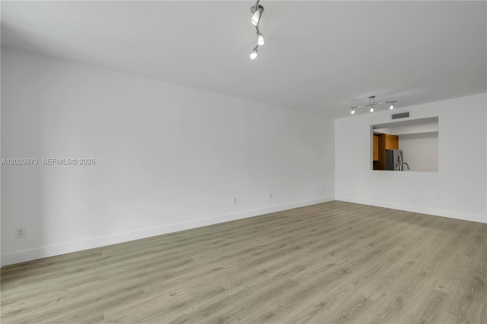 3340 NE 190th St 503 photo 12