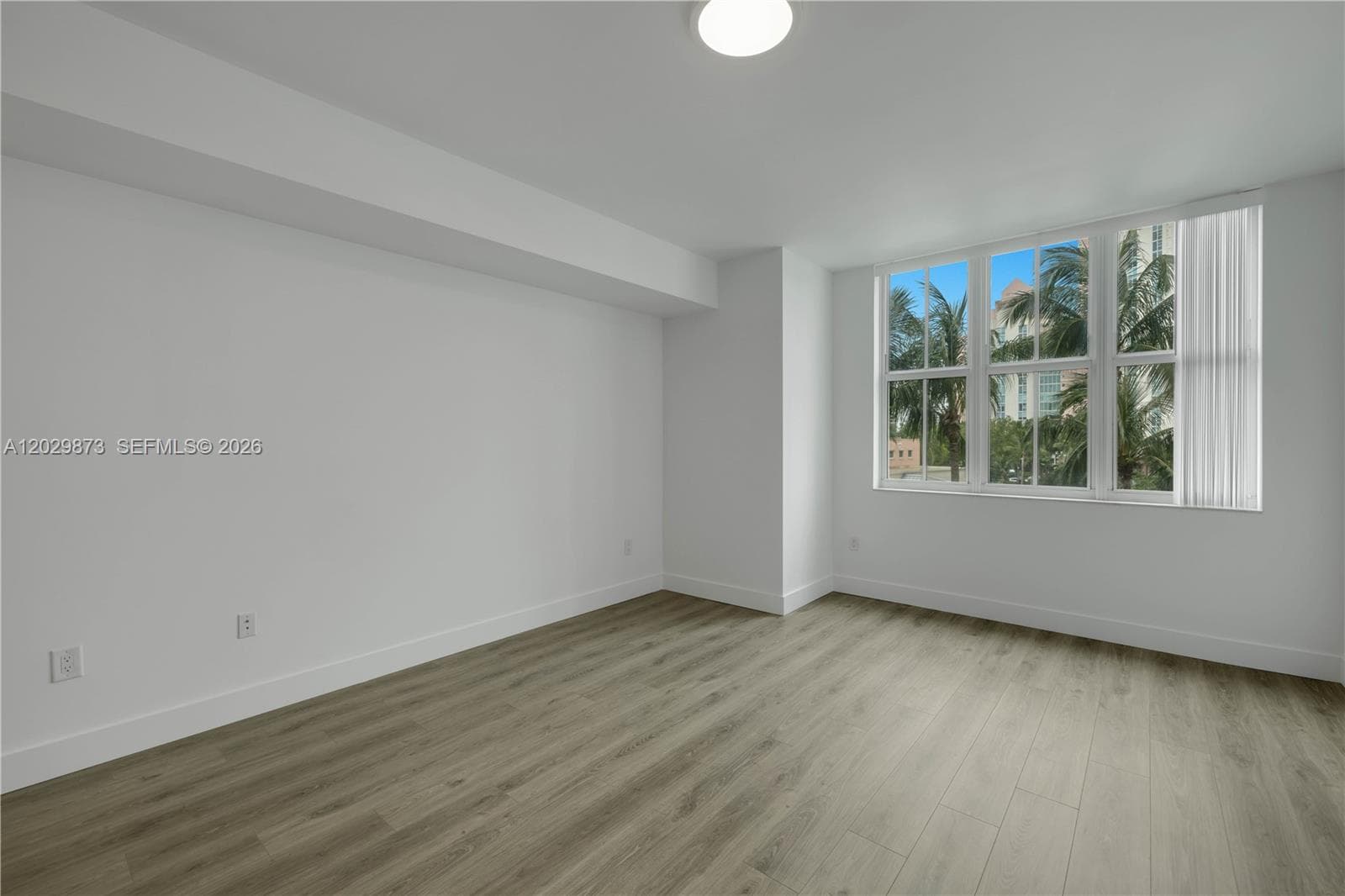 3340 NE 190th St 503 photo 5