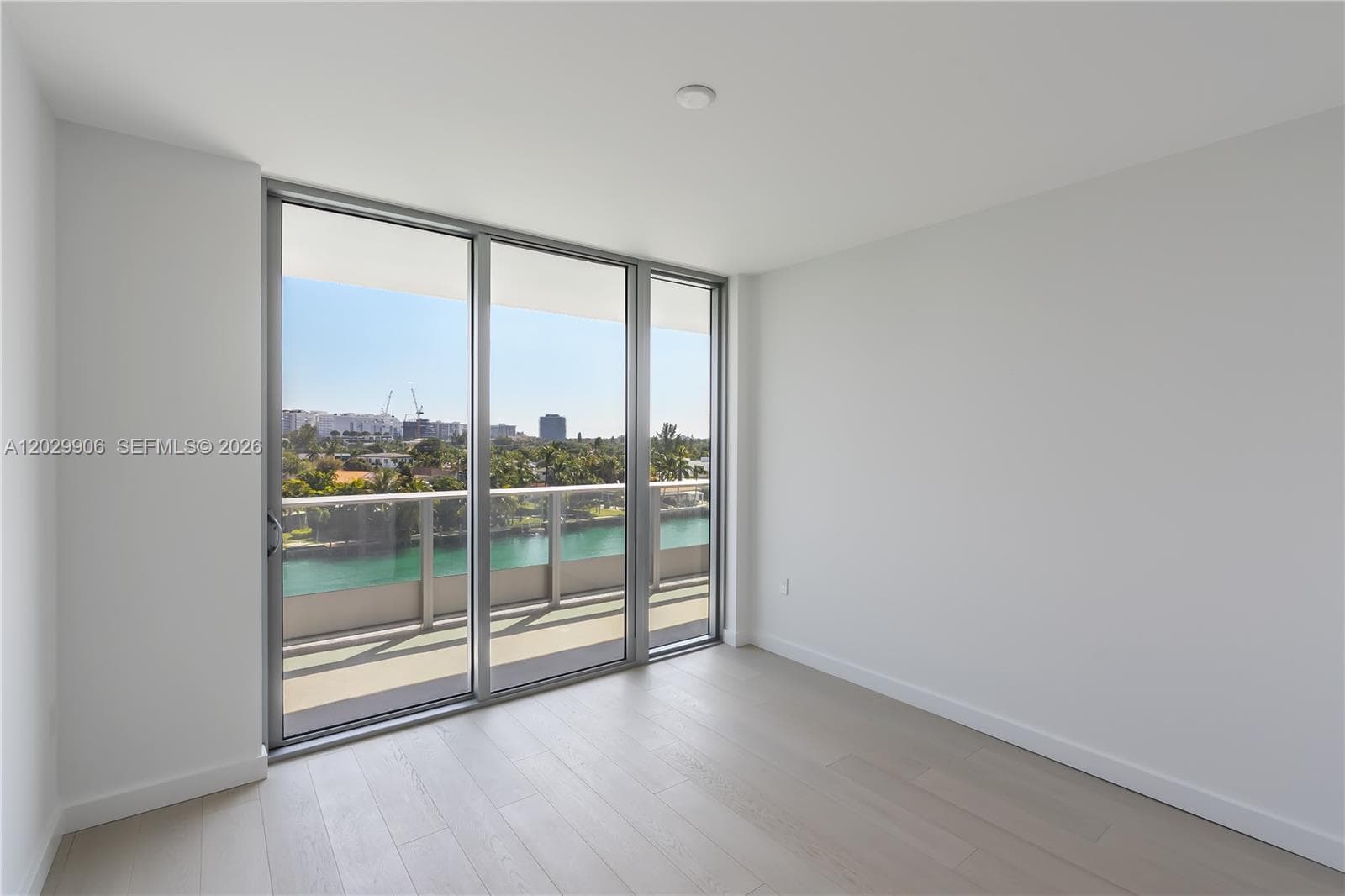 9201 E Bay Harbor Dr 603 photo 7