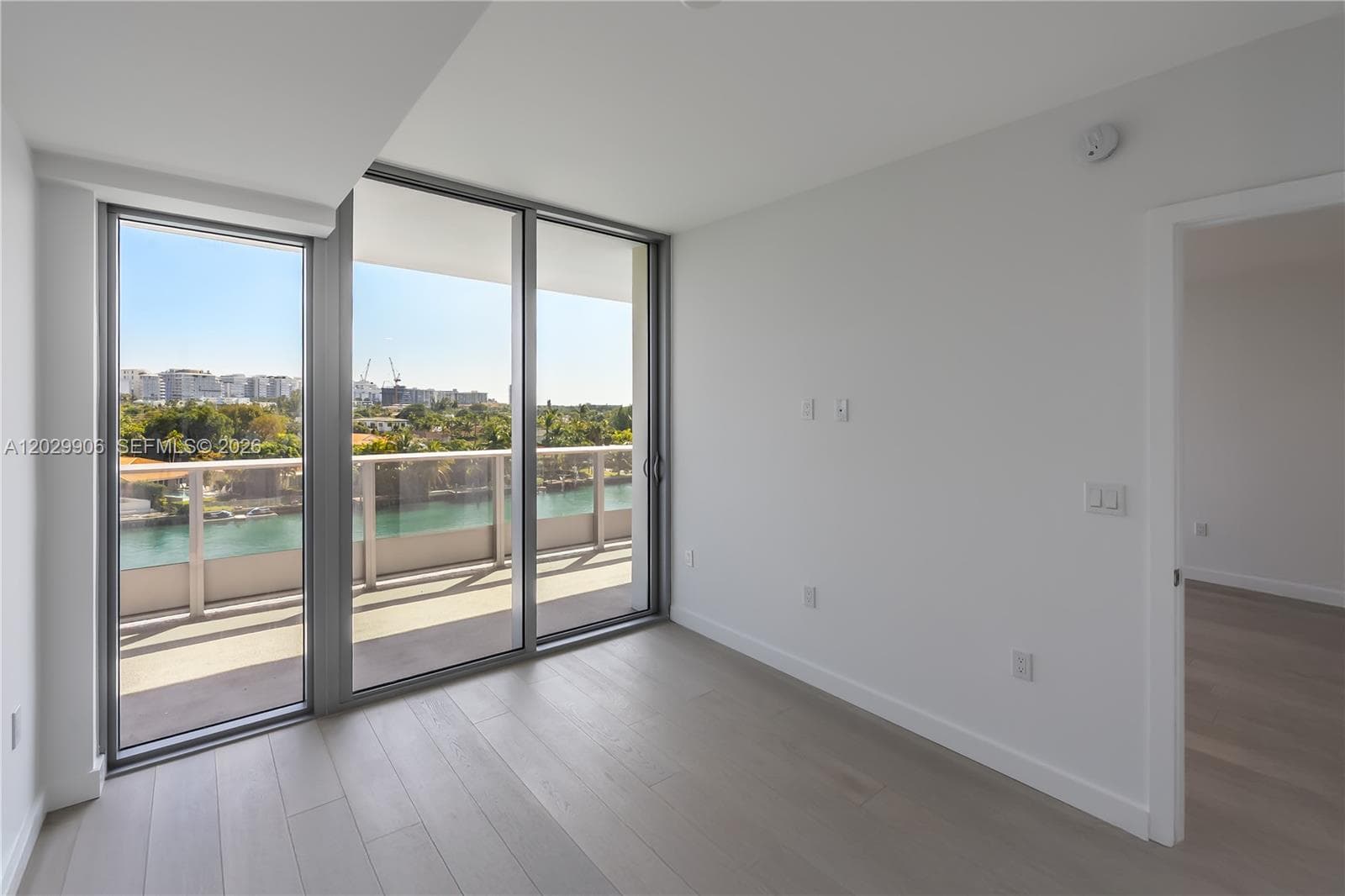 9201 E Bay Harbor Dr 603 photo 5