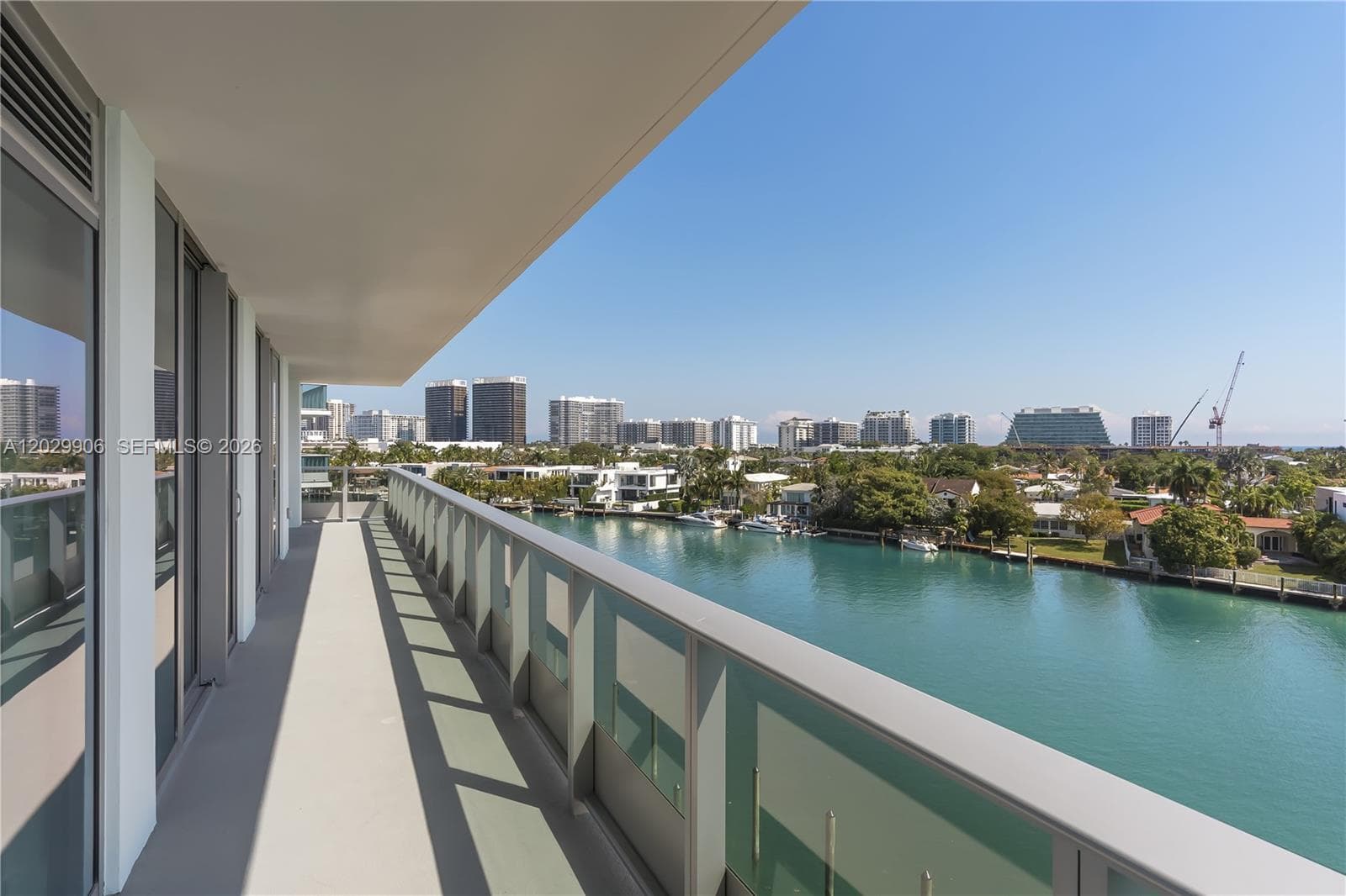 9201 E Bay Harbor Dr 603 photo 4