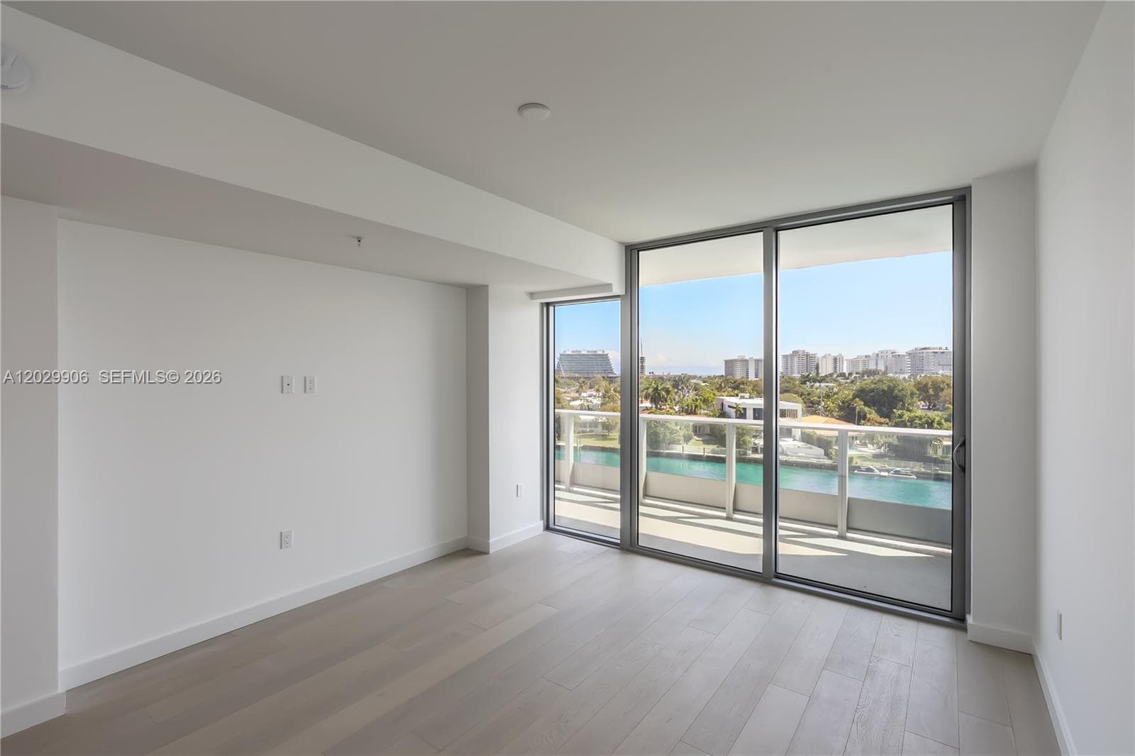 9201 E Bay Harbor Dr 603 photo 8