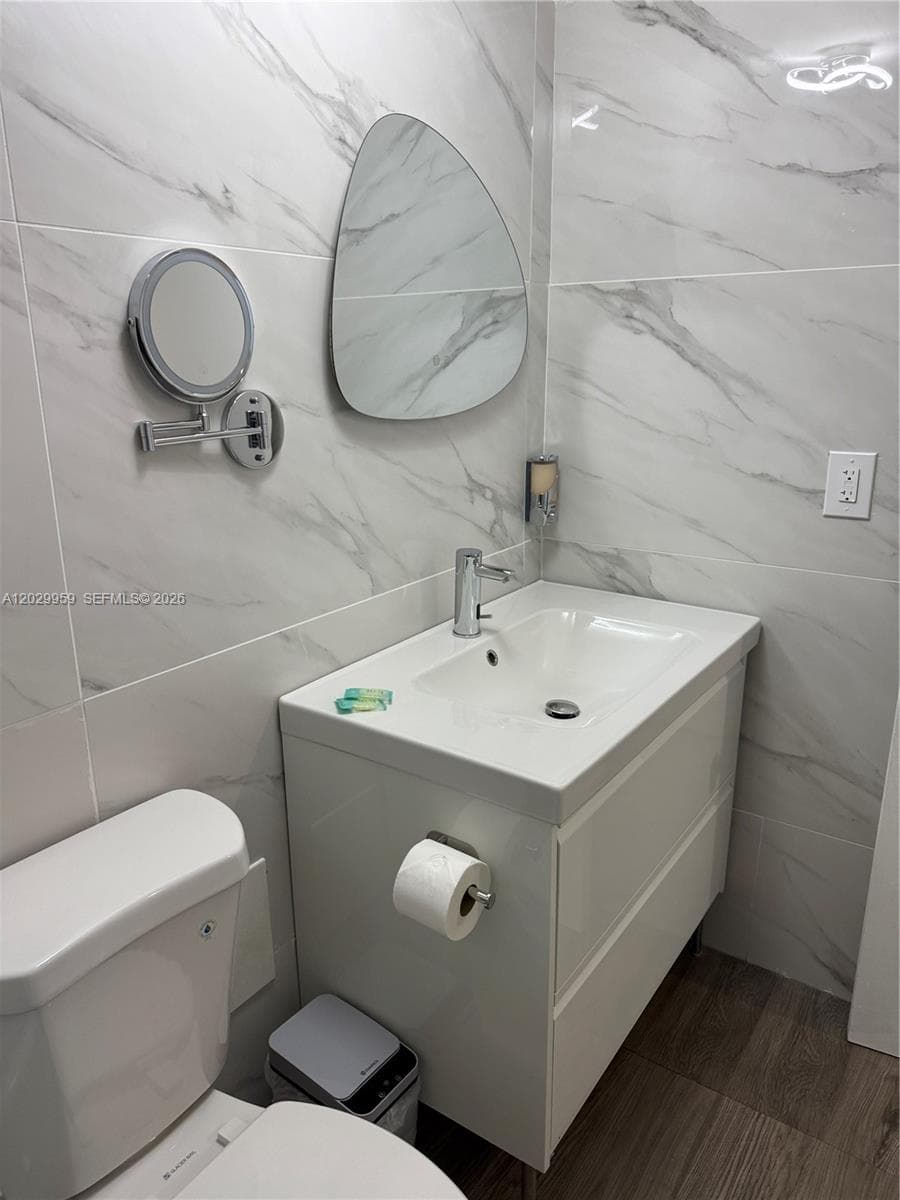 5445 Collins Ave 1701 photo 7