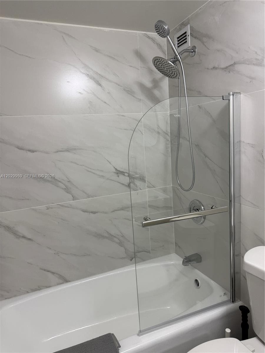 5445 Collins Ave 1701 photo 4