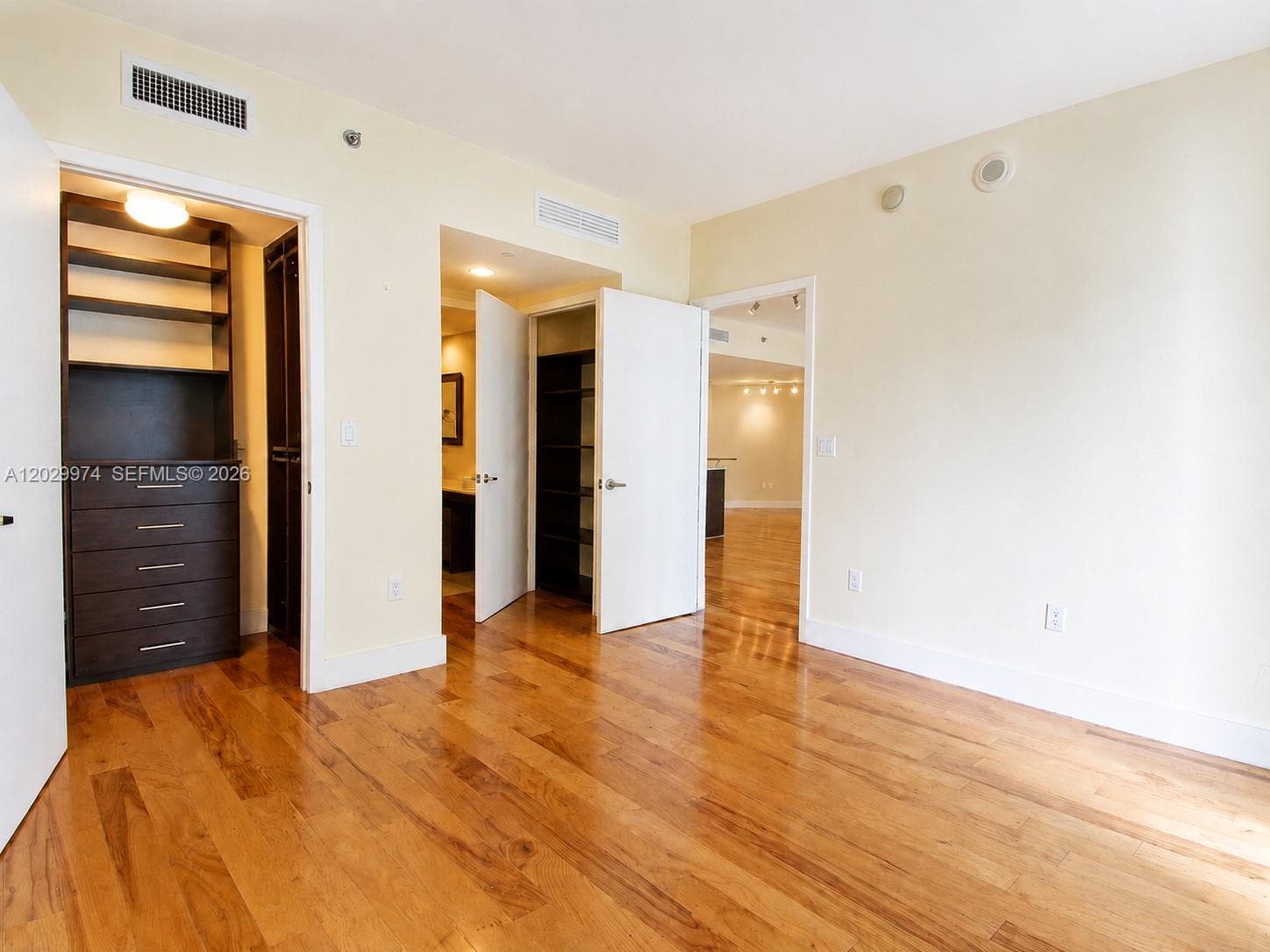 475 Brickell Ave 2909 photo 17