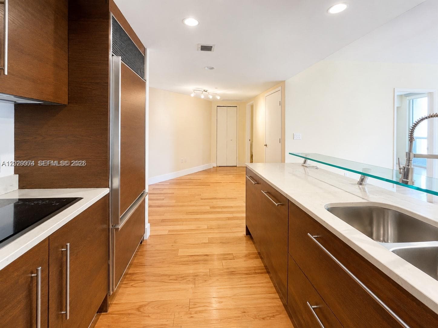 475 Brickell Ave 2909 photo 4