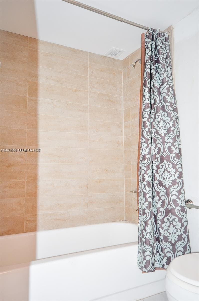 1000 Parkview Dr 426 photo 7