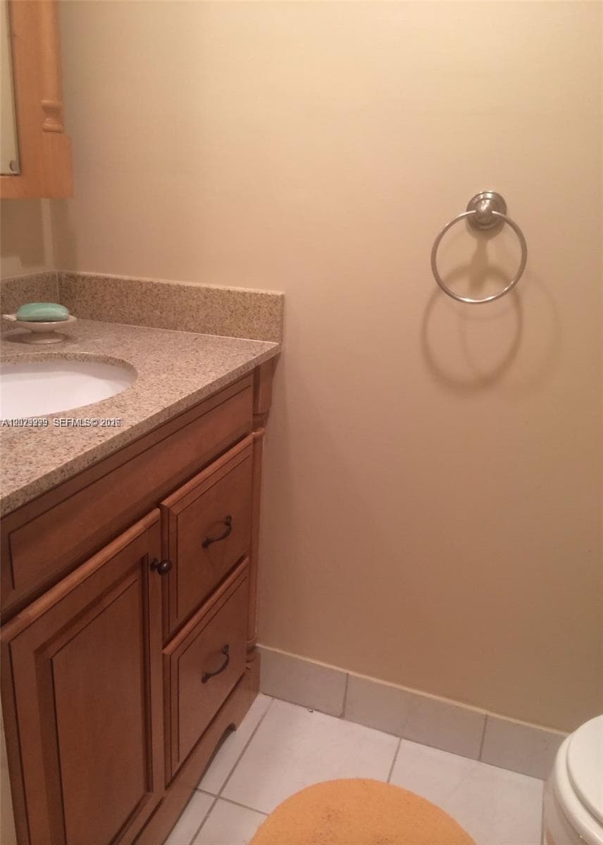 1000 Parkview Dr 426 photo 8