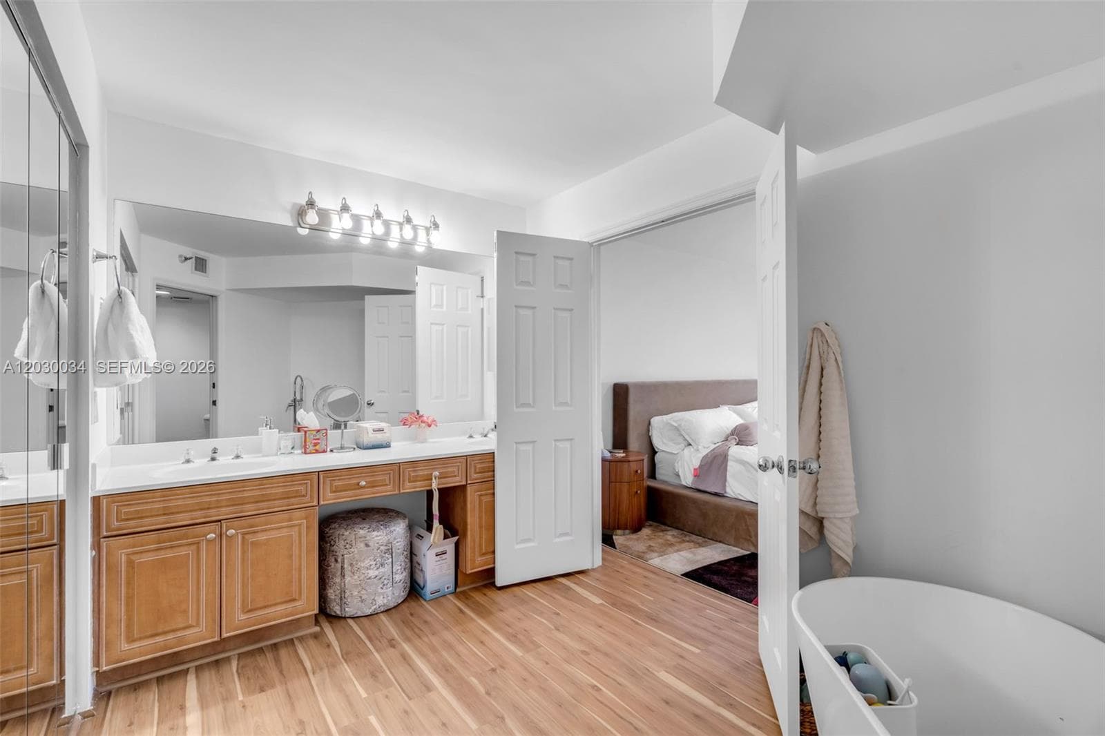 3500 Mystic Pointe Dr 1205 photo 14