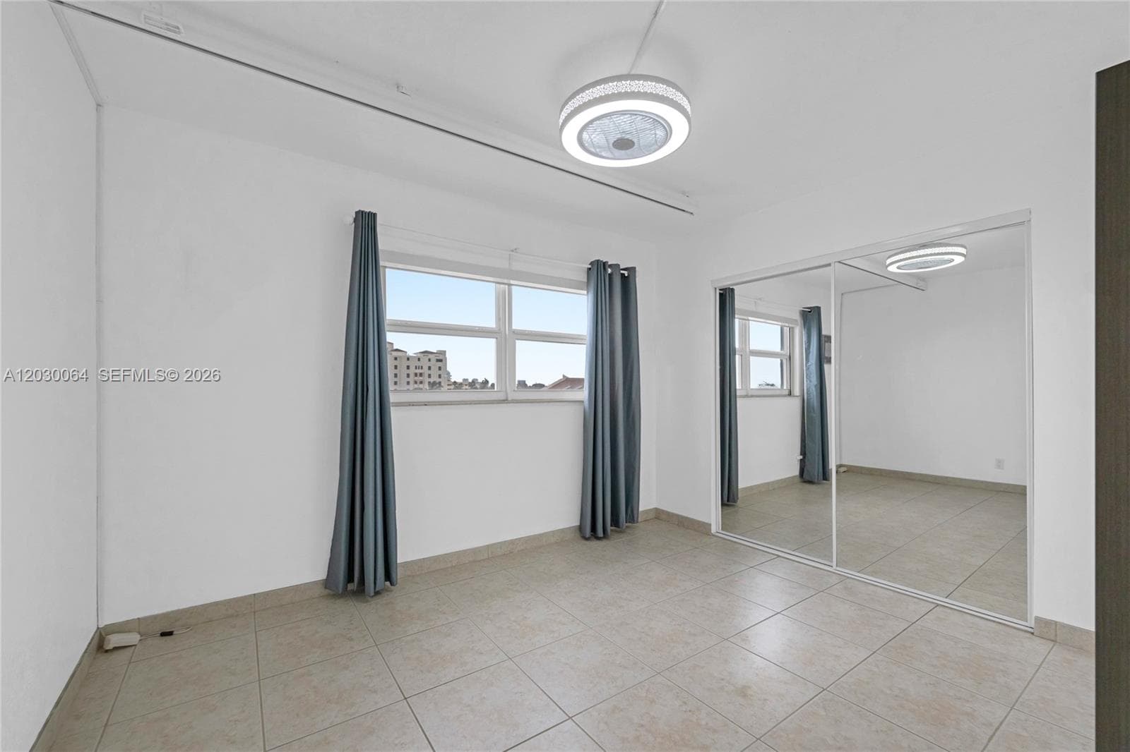 400 N Surf Rd 506 photo 23