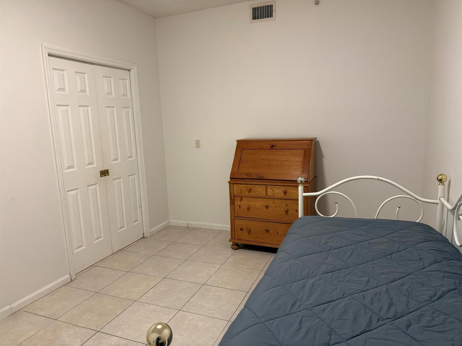 2080 Greenview Shores Boulevard 402 photo 23