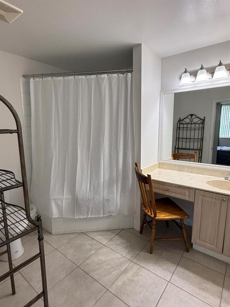 2080 Greenview Shores Boulevard 402 photo 16