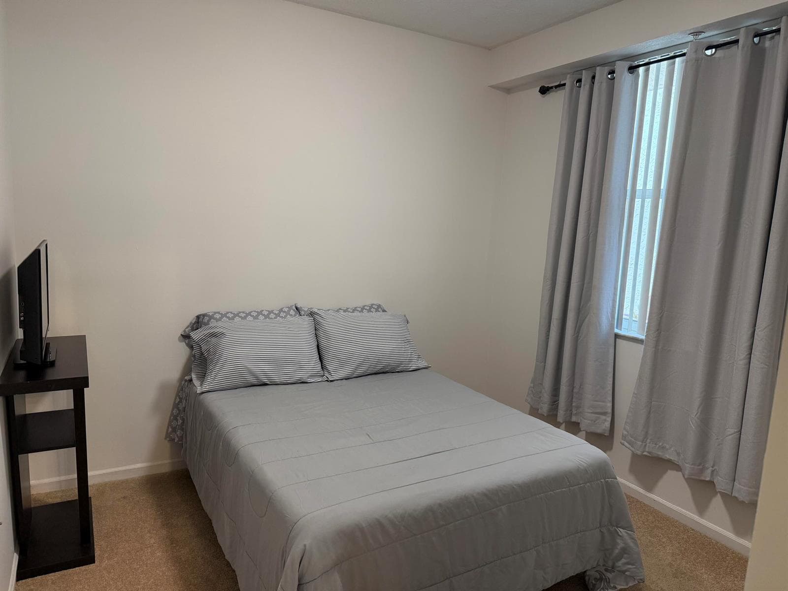 2080 Greenview Shores Boulevard 402 photo 19