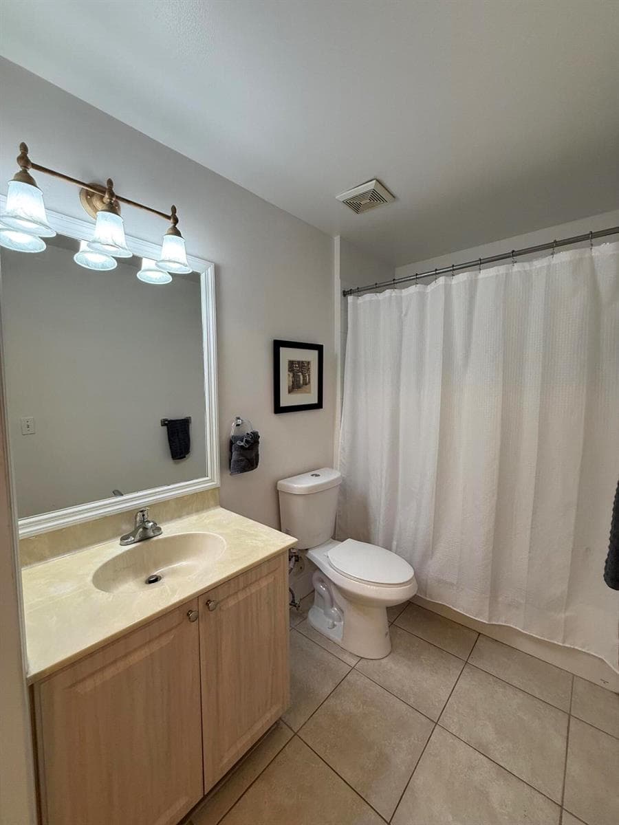 2080 Greenview Shores Boulevard 402 photo 25