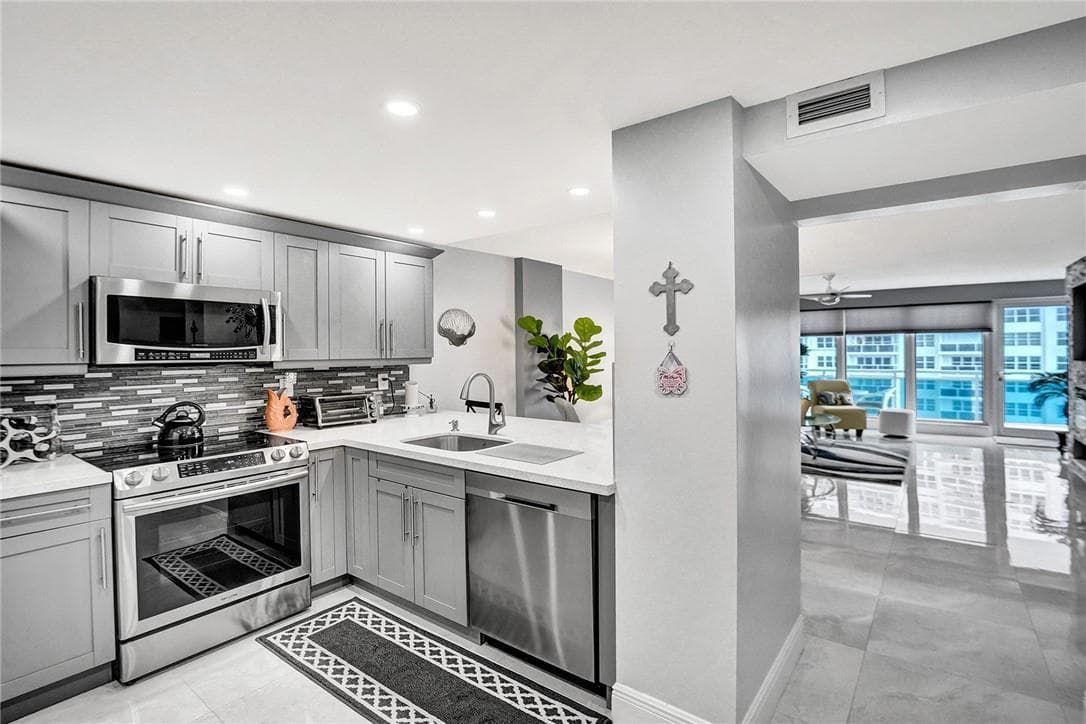3430 Galt Ocean Drive 804 photo 16