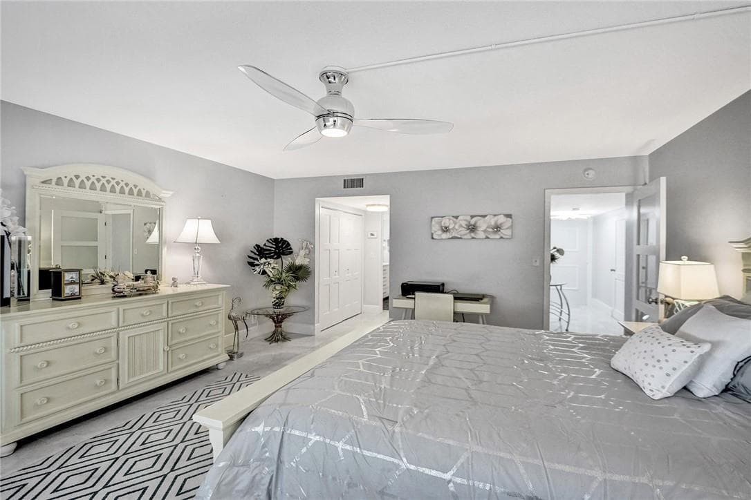 3430 Galt Ocean Drive 804 photo 22