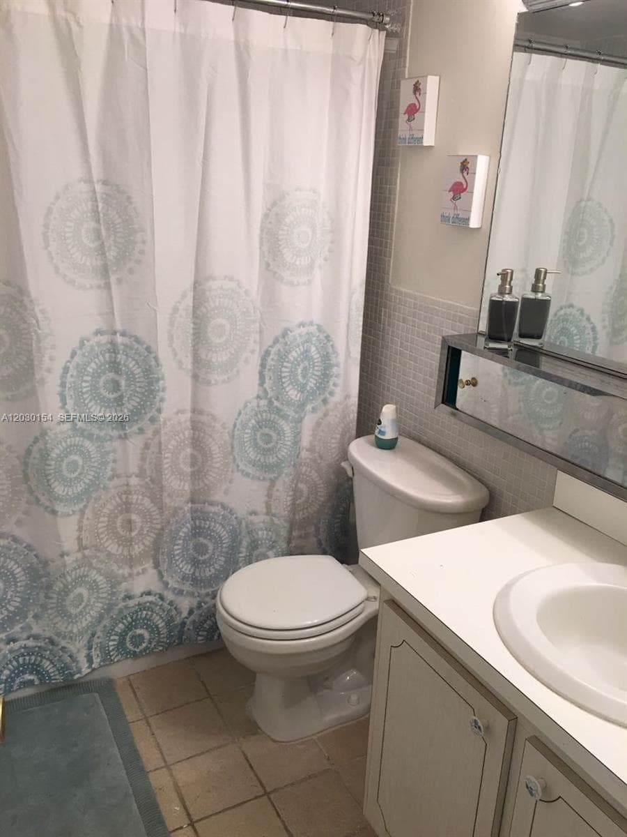 3660 NE 166th St 611 photo 13