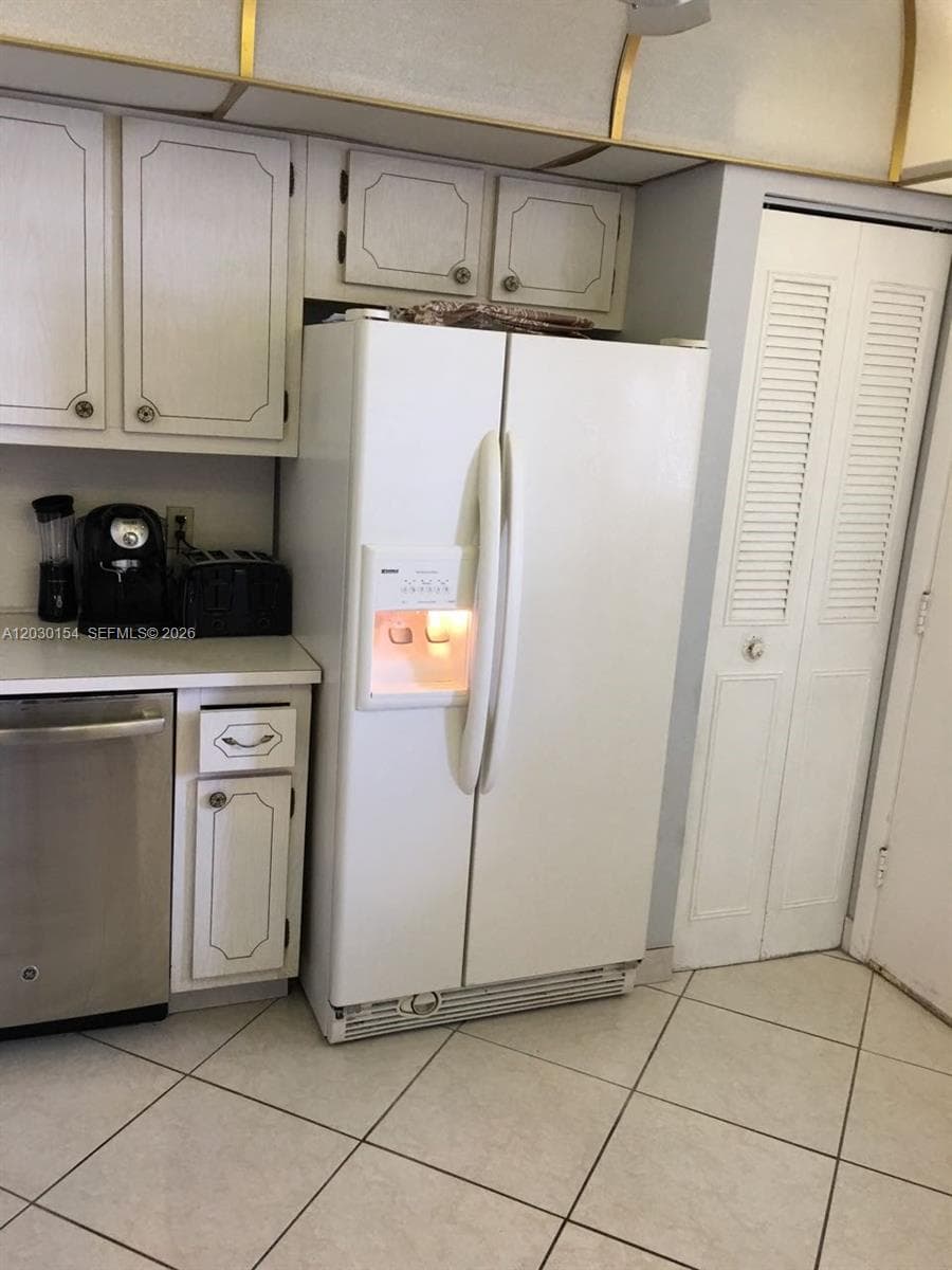 3660 NE 166th St 611 photo 10
