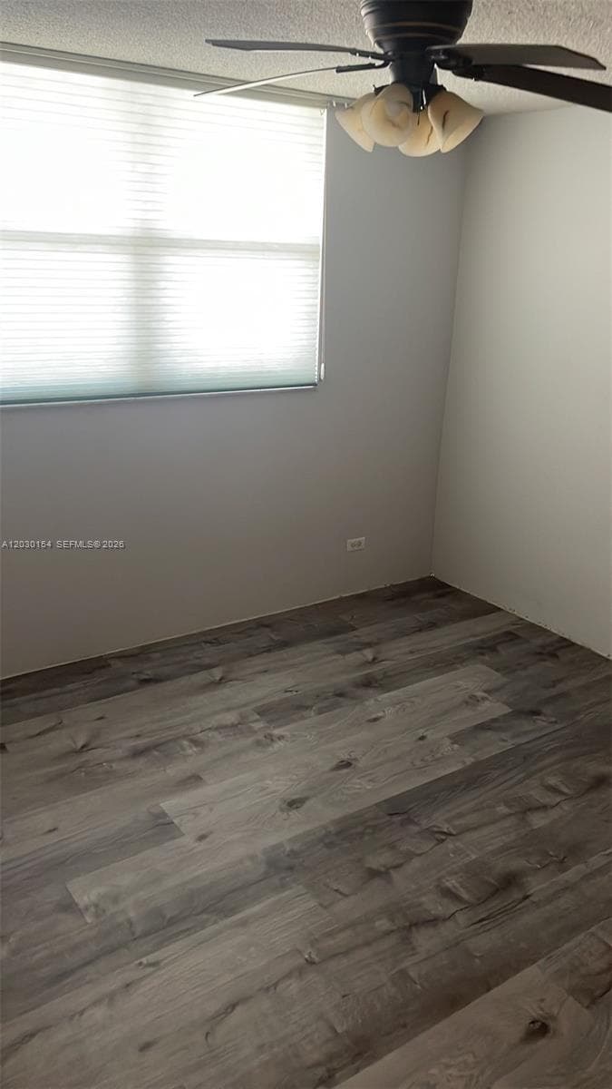 3660 NE 166th St 611 photo 11