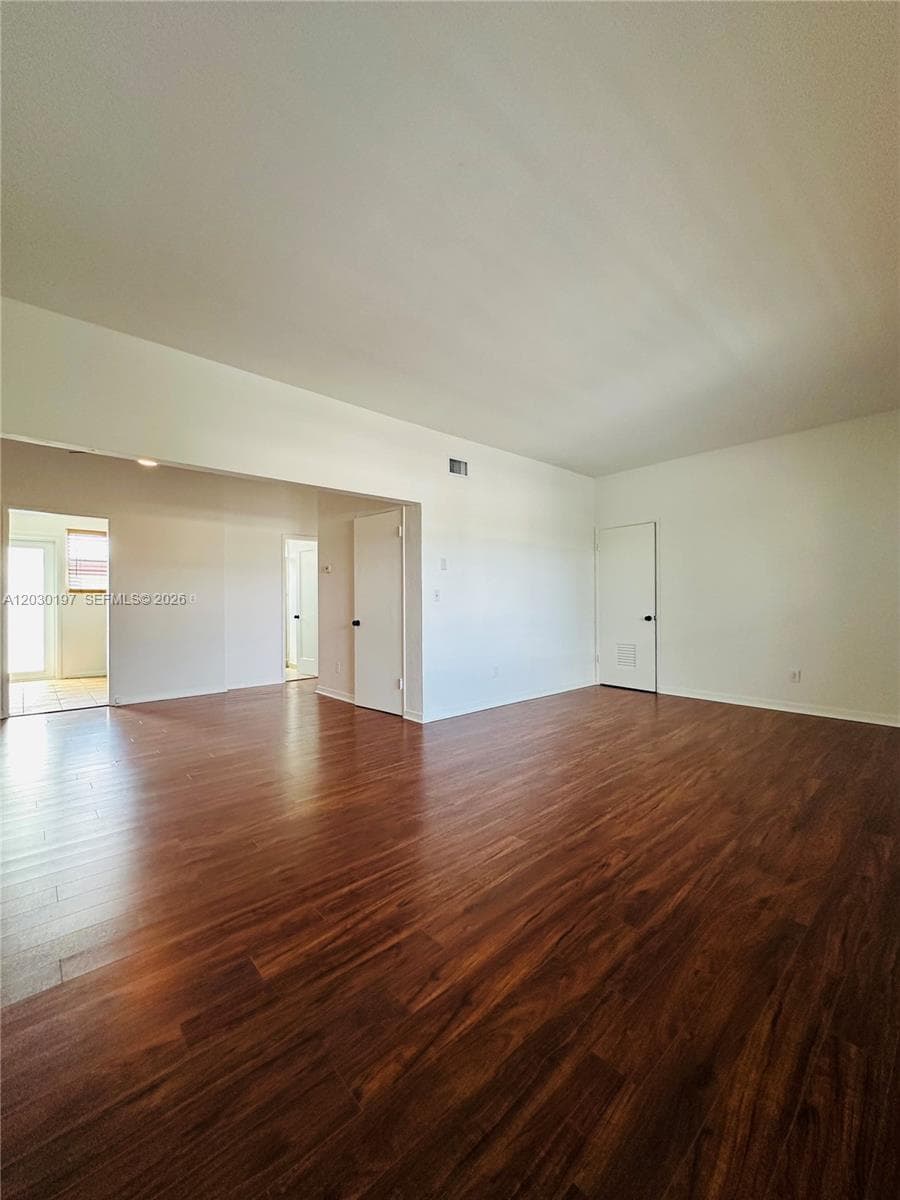 1905 Calais Dr 6 photo 6
