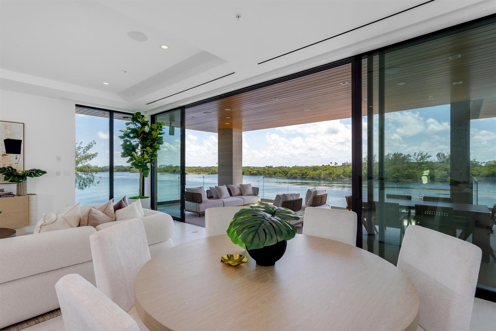 900 Lago Mar Lane Penthouse photo 11