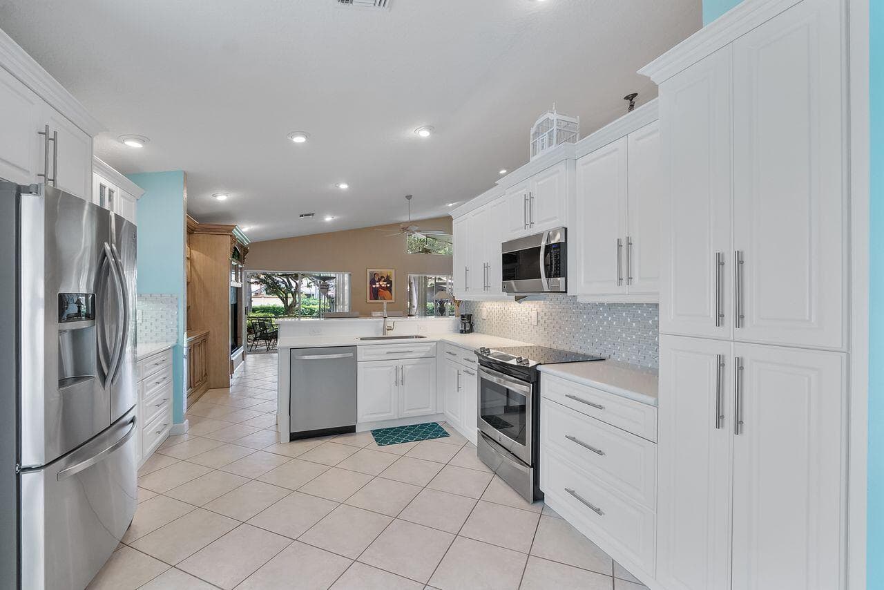 6643 Sherbrook Drive photo 11