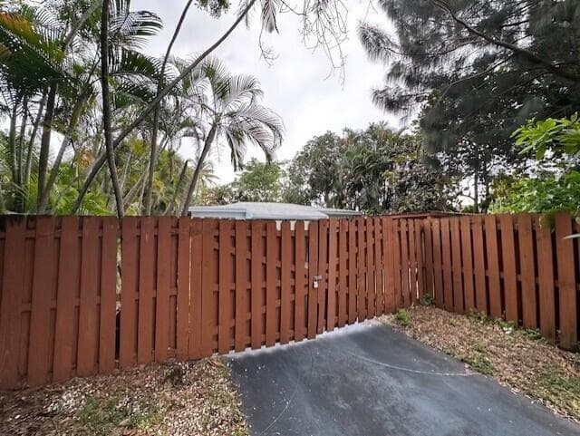 1660 SW 28th Avenue photo 2