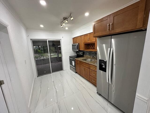 1660 SW 28th Avenue photo 6