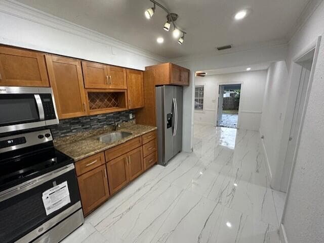 1660 SW 28th Avenue photo 5