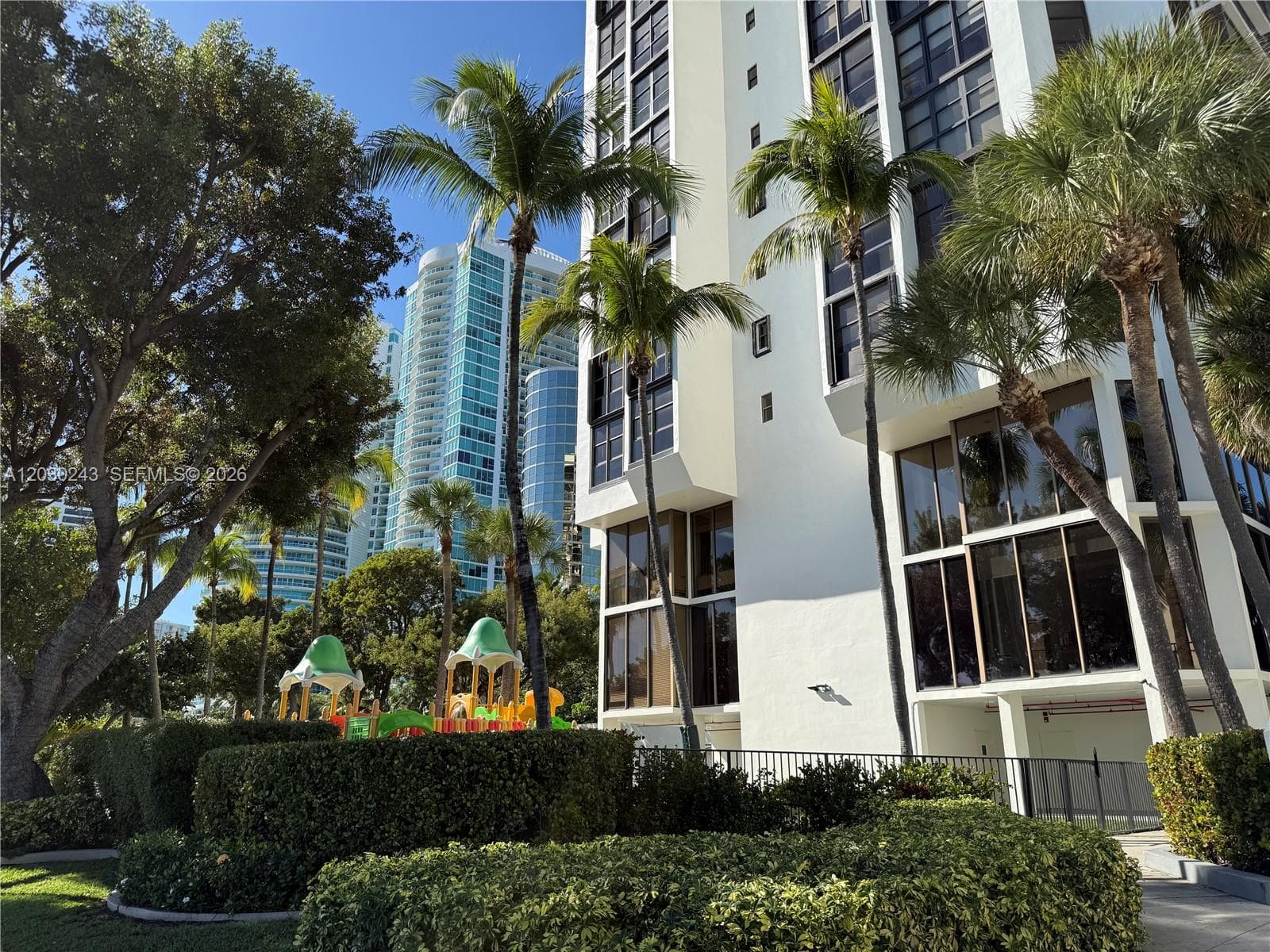 1925 Brickell Ave 1403 photo 5