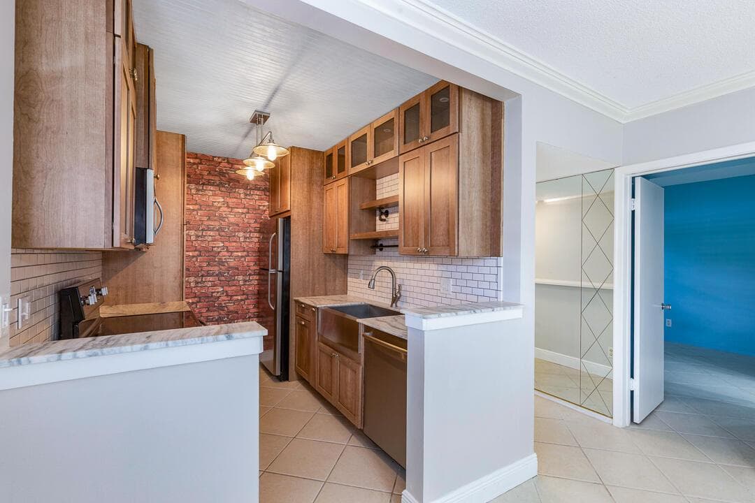 3351 Spanish Trail 115 photo 4