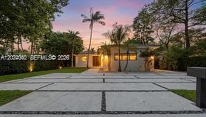 550 S Shore Dr photo 1