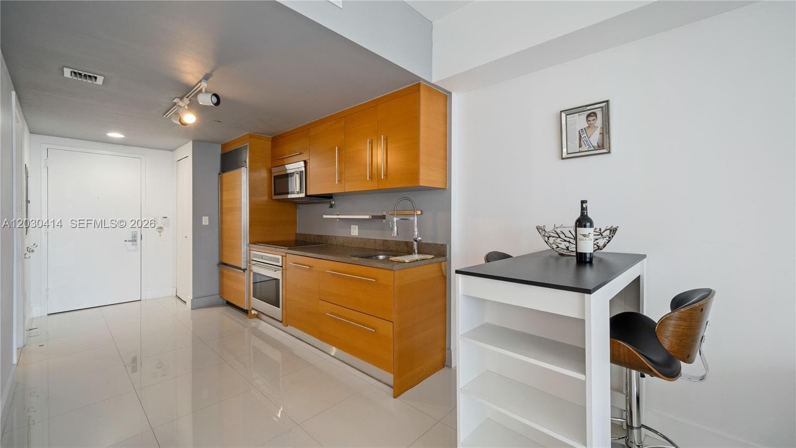 465 Brickell Ave 2704 photo 8