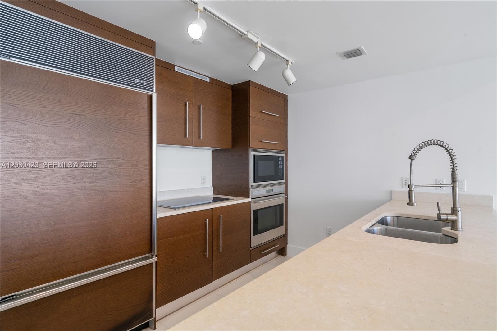 475 Brickell Ave 2607 photo 13