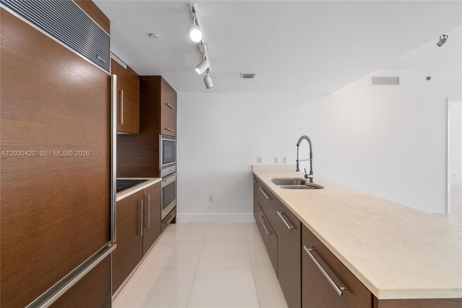 475 Brickell Ave 2607 photo 12