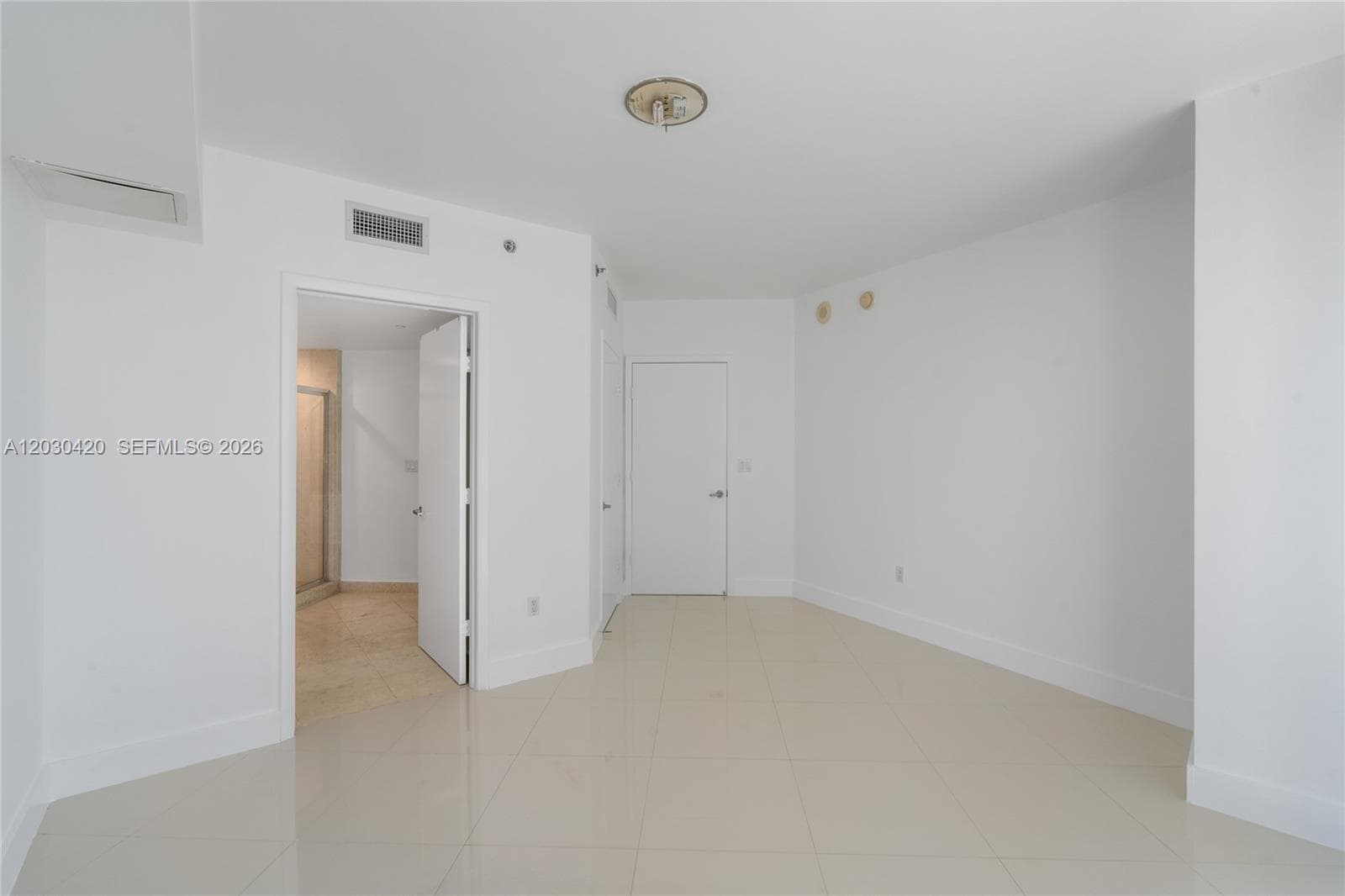 475 Brickell Ave 2607 photo 18