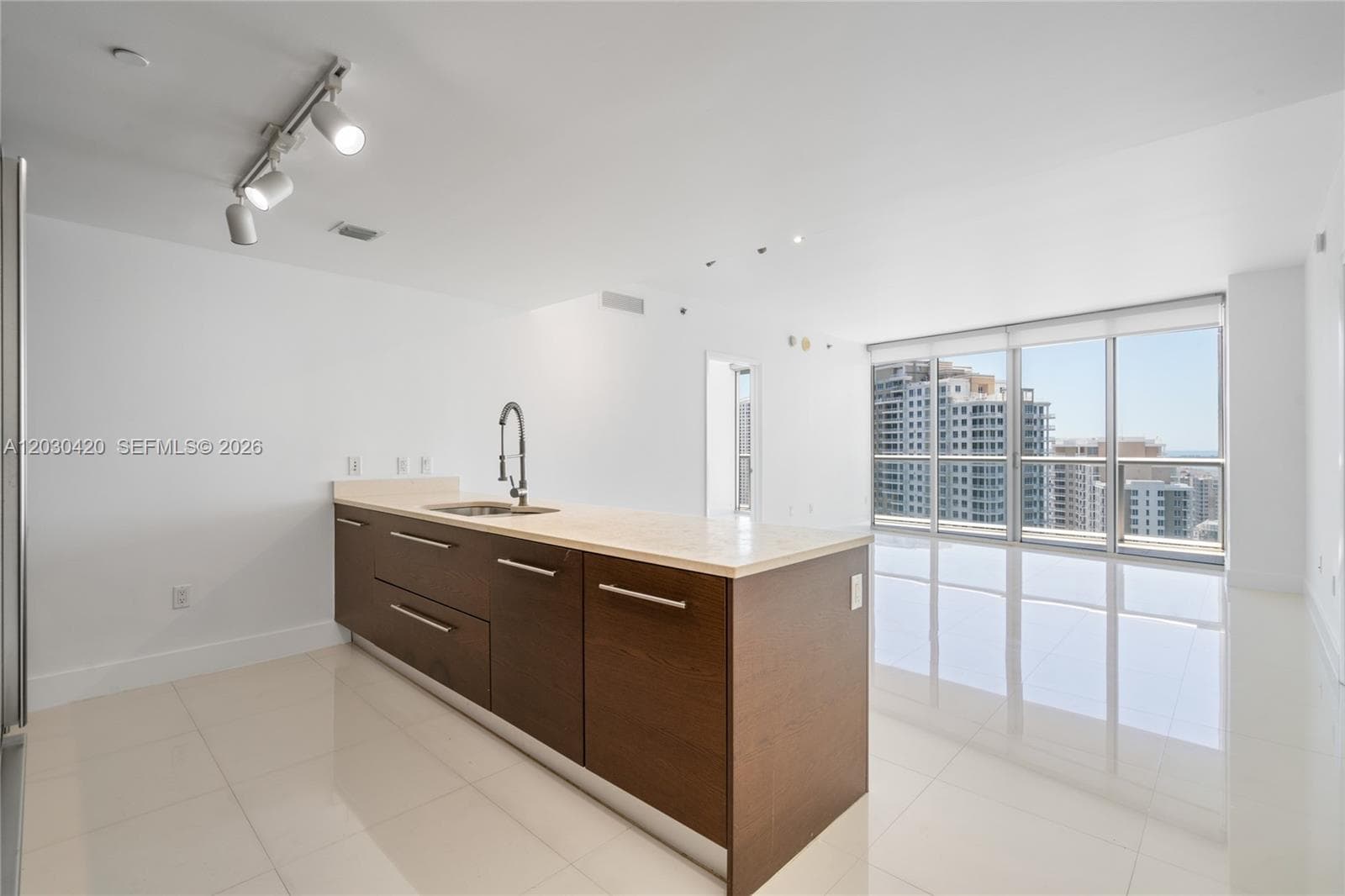 475 Brickell Ave 2607 photo 4